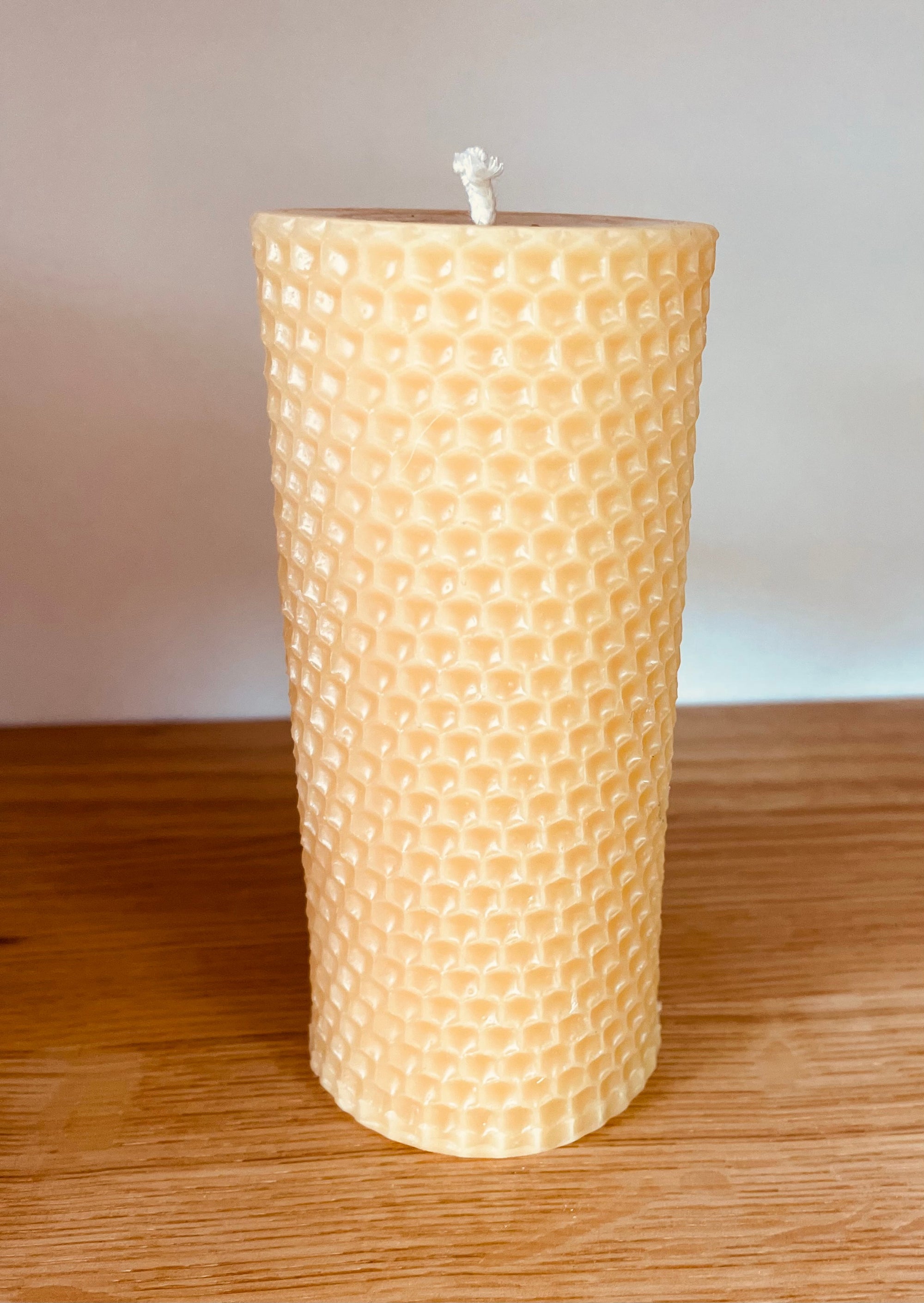 HONEYCOMB Pillar 4.85" Tall, 100% Pure Natural Yellow Beeswax , Long Burning, Ho