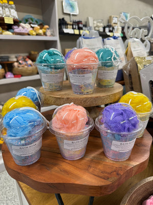 'Bath Treat Cup – Fizz + Soak + Glow (Bath Dust Soak with Loofah | Fresh Clean Scents)